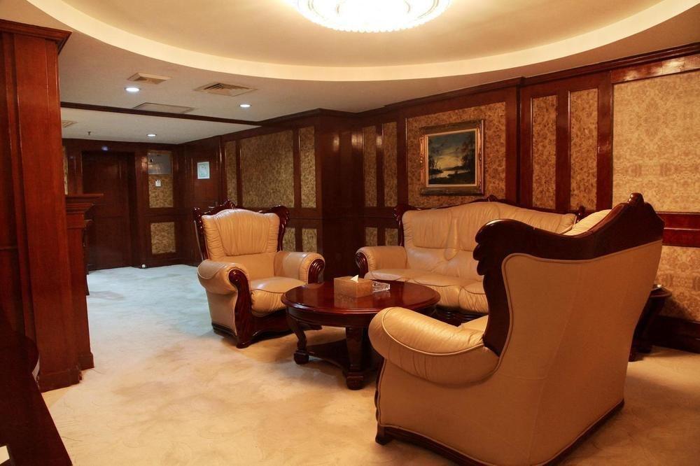Guangzhou Jinying Hotel Exteriör bild