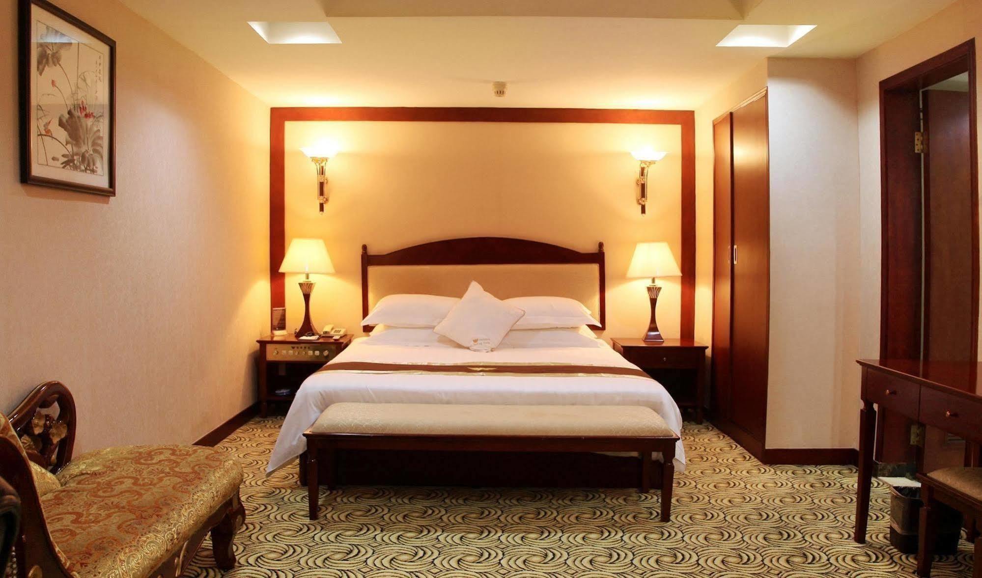 Guangzhou Jinying Hotel Exteriör bild
